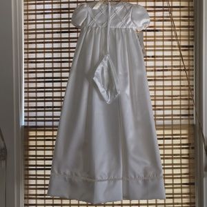 Elegant White Baptism/Christening Gown w/Bonnet